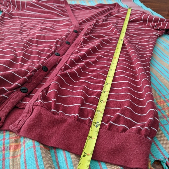 🔥FINAL SALE🔥 Loose fitting Dark red & white lightweight cardigan - Picture 4 of 4